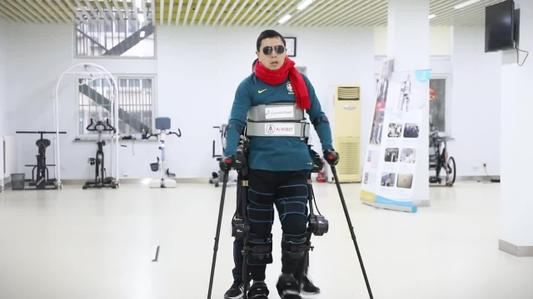 1349 days and nights after Dr. Qu's spinal cord injury, he is back walking with the help of a robotic exoskeleton.