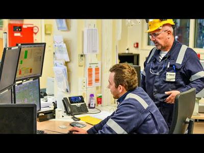 Discover the job of manufacturing operator with Mathieu Fougeray