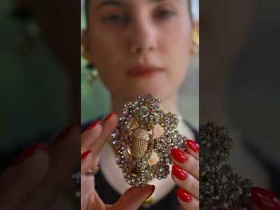 The Secrets of the Bee Bottle by Begüm Khan | GUERLAIN